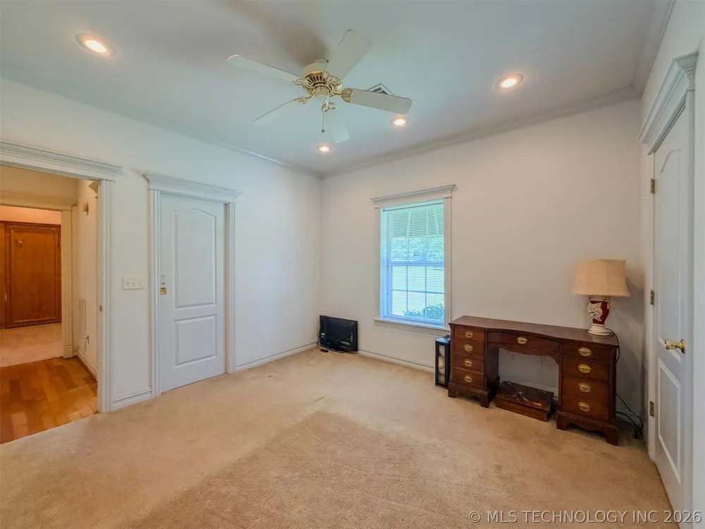 15224 W Jones Road Tahlequah, OK 74464