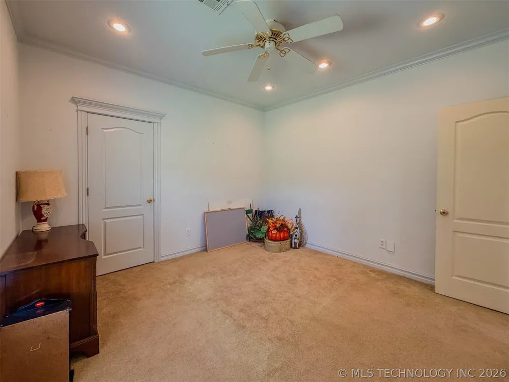 15224 W Jones Road Tahlequah, OK 74464