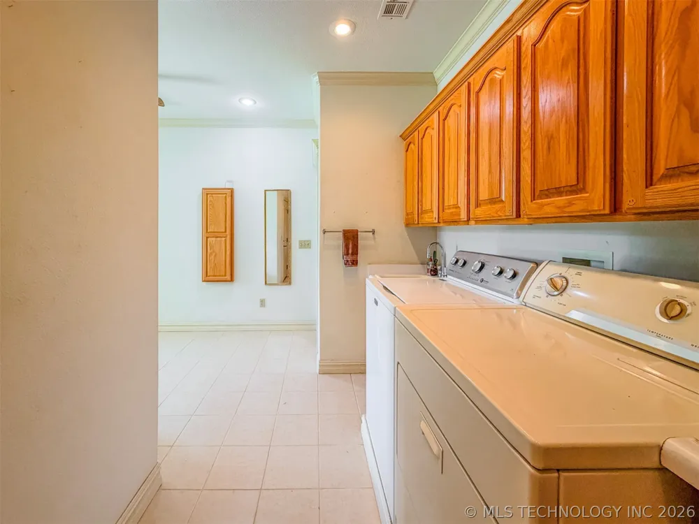 15224 W Jones Road Tahlequah, OK 74464