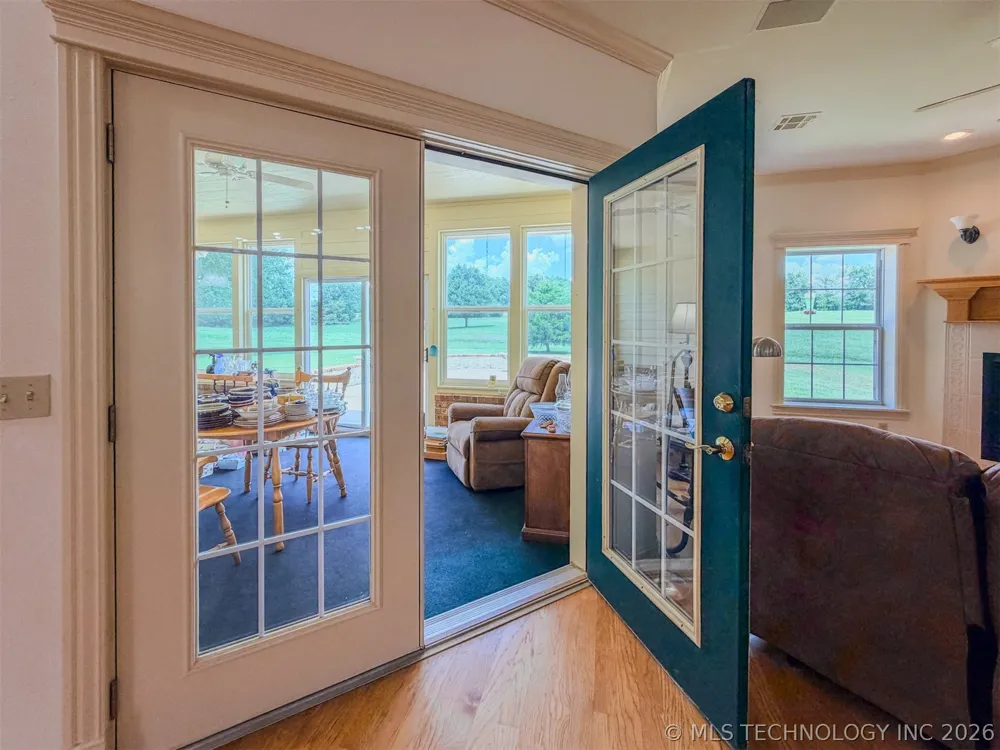 15224 W Jones Road Tahlequah, OK 74464