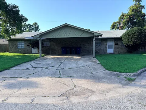 1925 E 51st Place