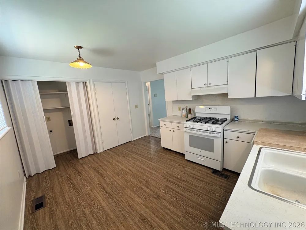 1925 E 51st Place Tulsa, OK 74105