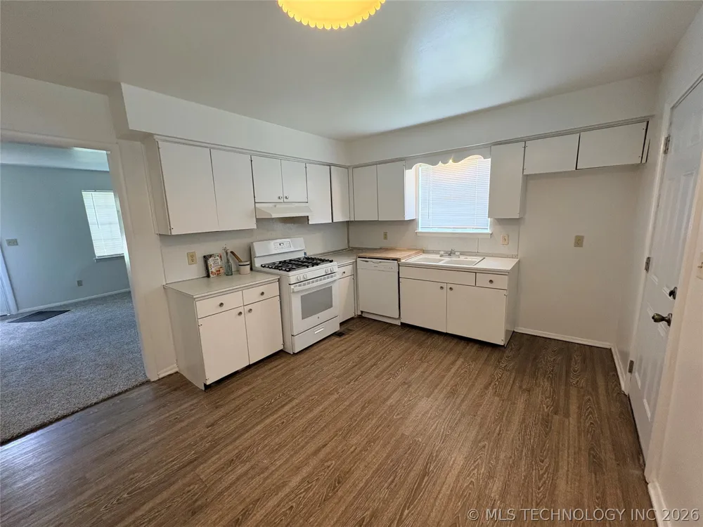1925 E 51st Place Tulsa, OK 74105