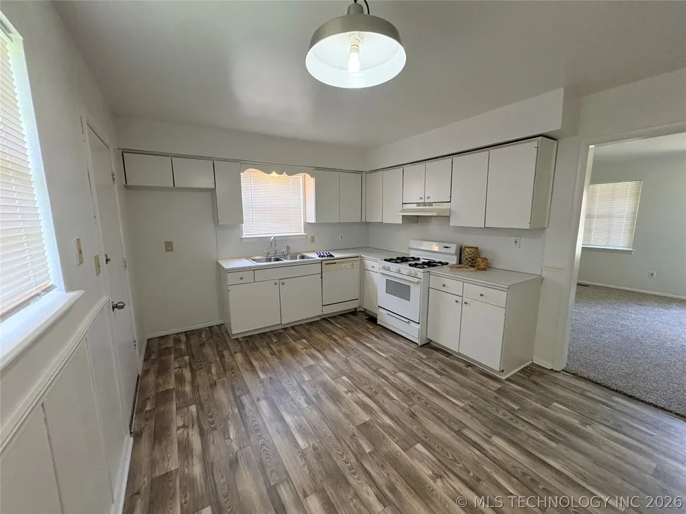 1925 E 51st Place Tulsa, OK 74105