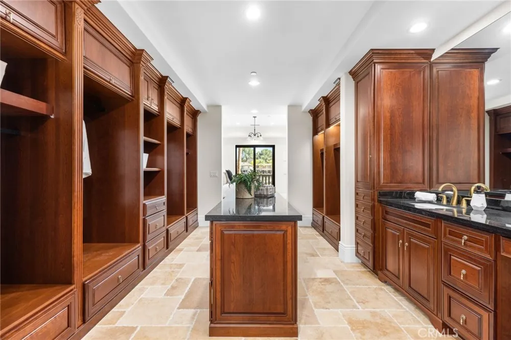 22477 Boating Way Canyon Lake, CA 92587