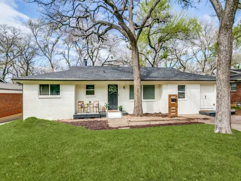 708 Oakwood Drive
