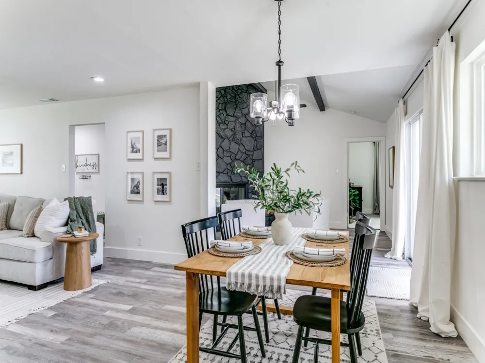 708 Oakwood Drive Euless, TX 76040