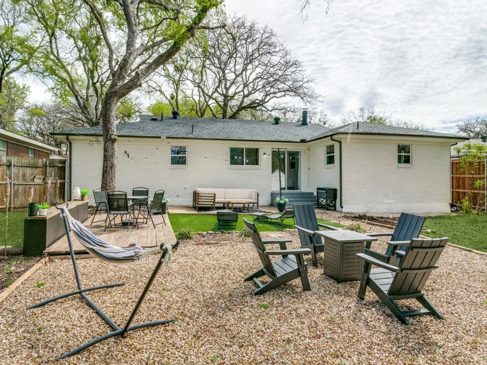 708 Oakwood Drive Euless, TX 76040