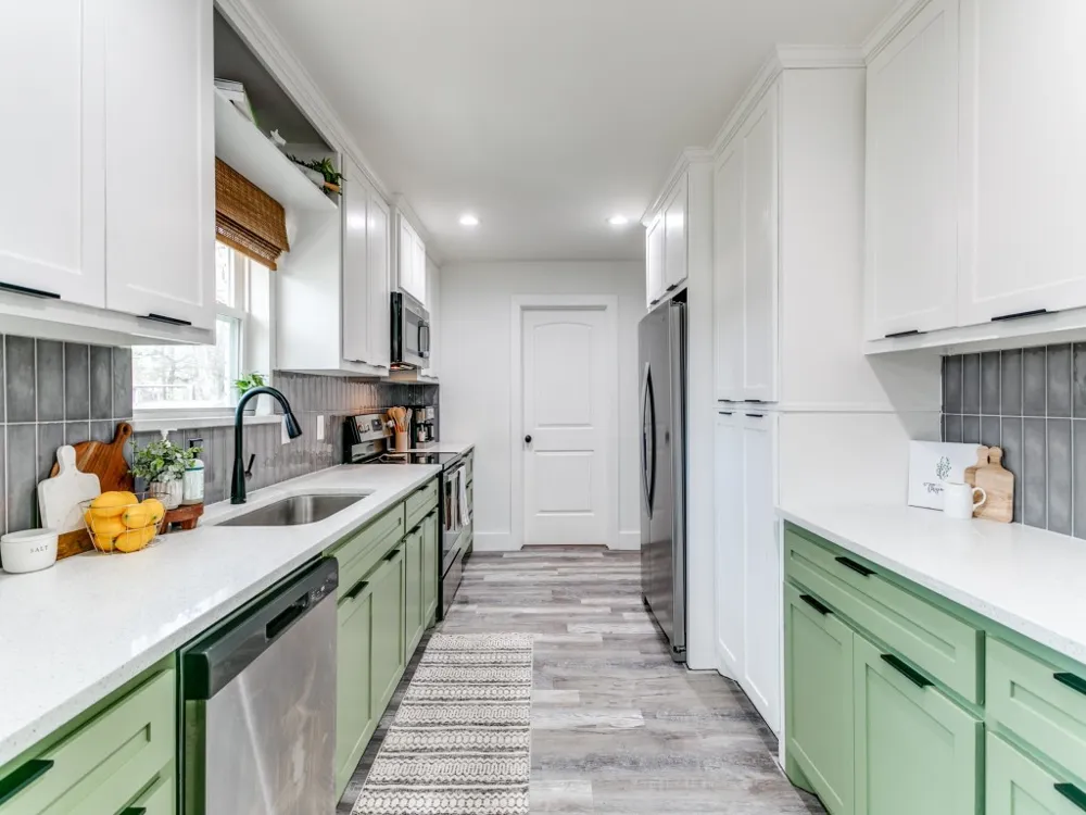 708 Oakwood Drive Euless, TX 76040