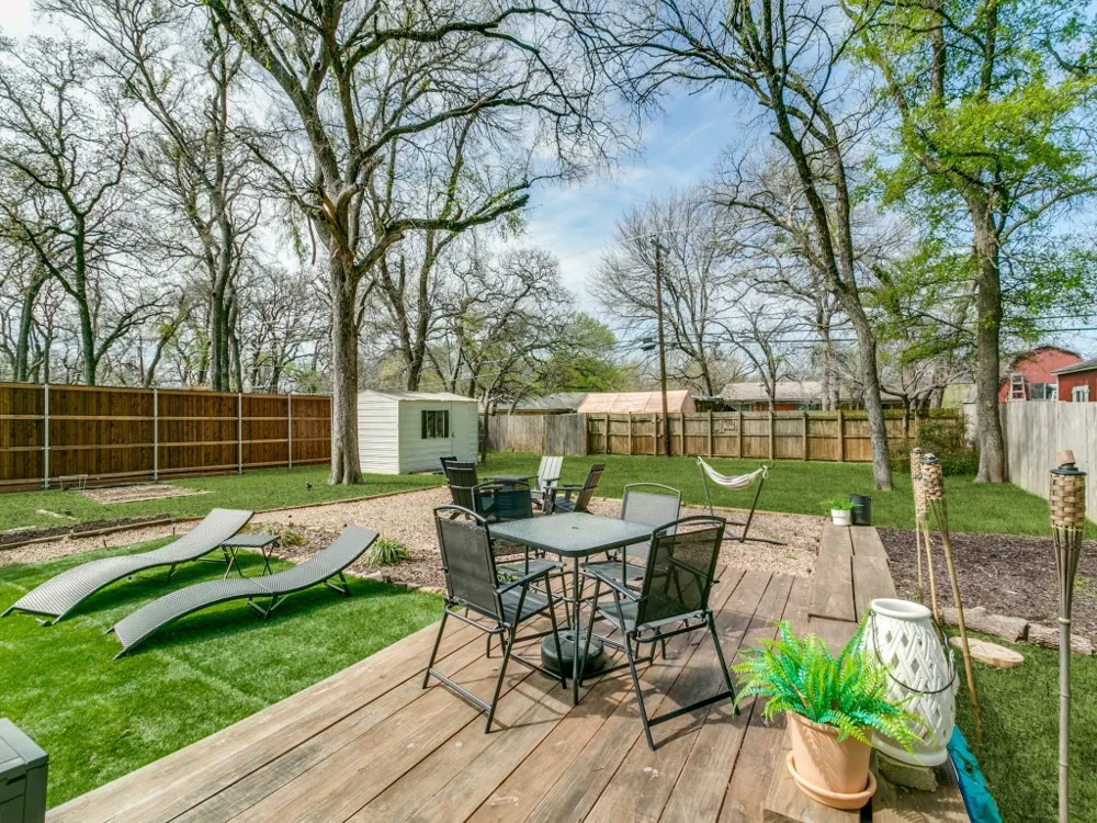 708 Oakwood Drive Euless, TX 76040
