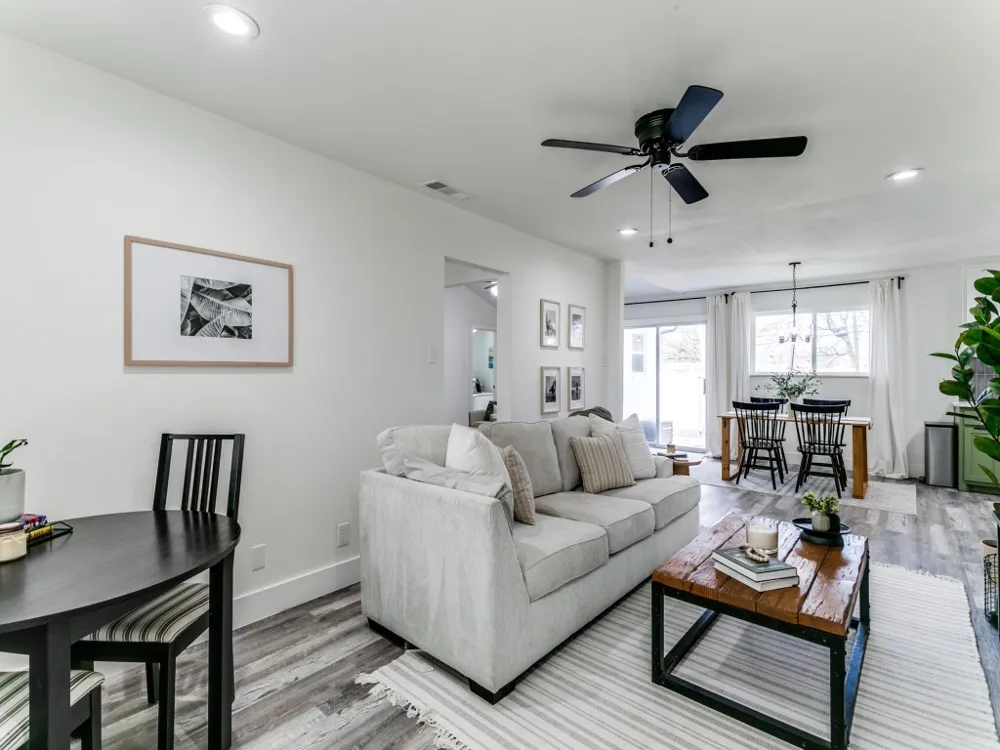 708 Oakwood Drive Euless, TX 76040