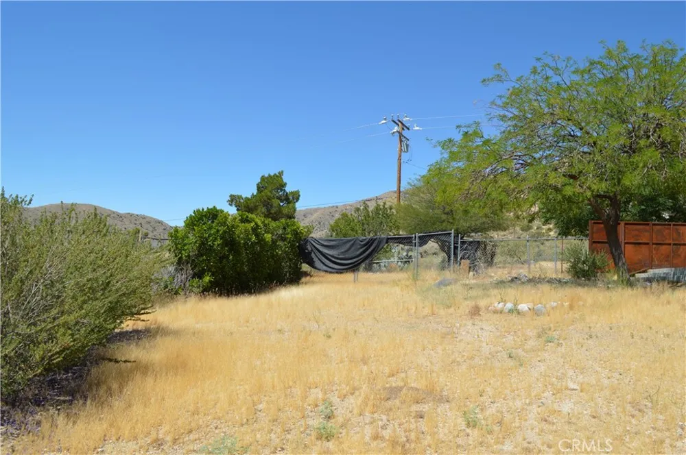 10225 Pinon Morongo Valley, CA 92256