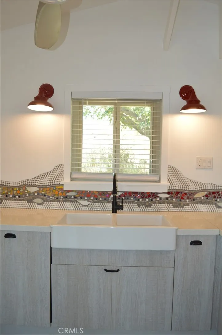 10225 Pinon Morongo Valley, CA 92256