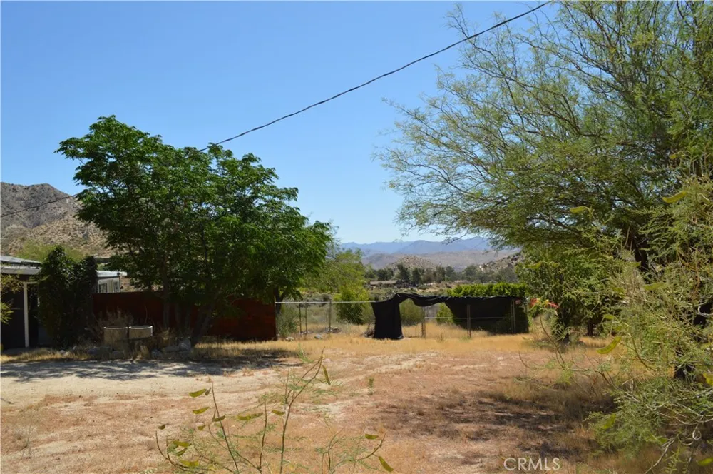 10225 Pinon Morongo Valley, CA 92256