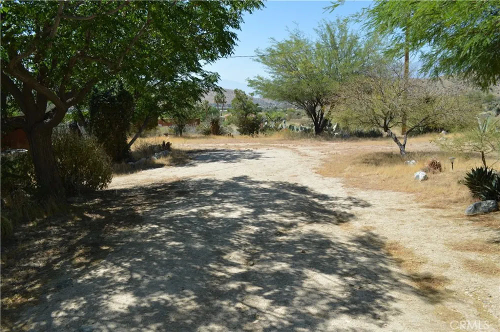 10225 Pinon Morongo Valley, CA 92256