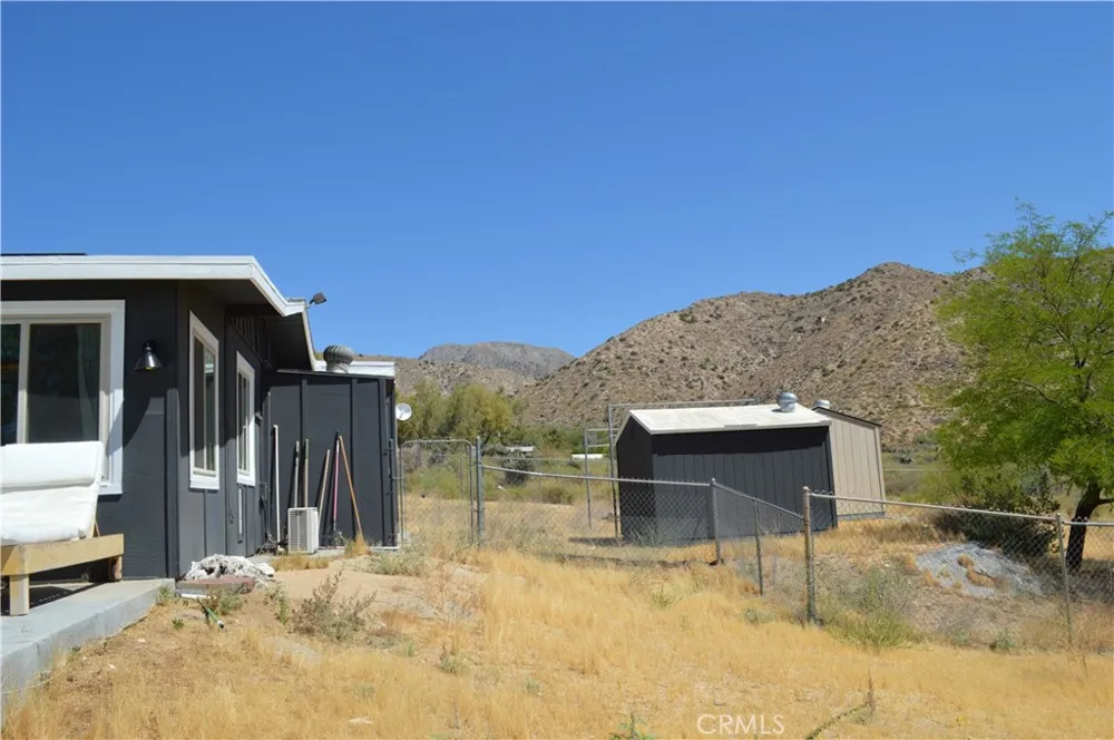 10225 Pinon Morongo Valley, CA 92256