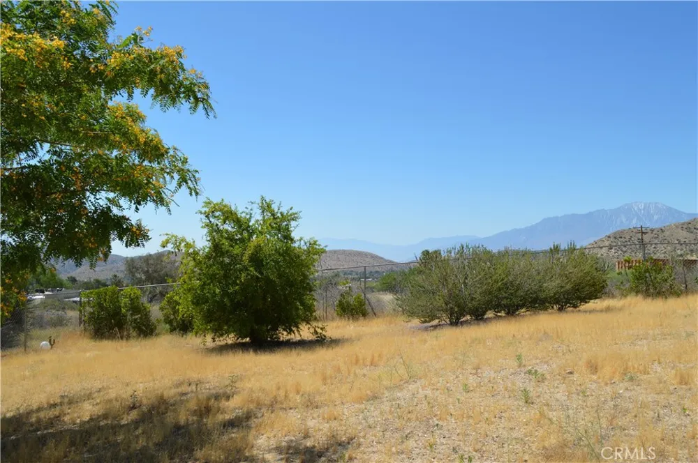 10225 Pinon Morongo Valley, CA 92256