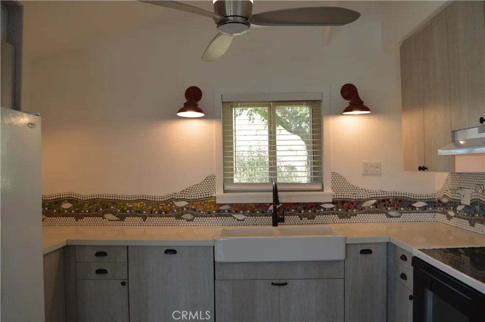 10225 Pinon Morongo Valley, CA 92256