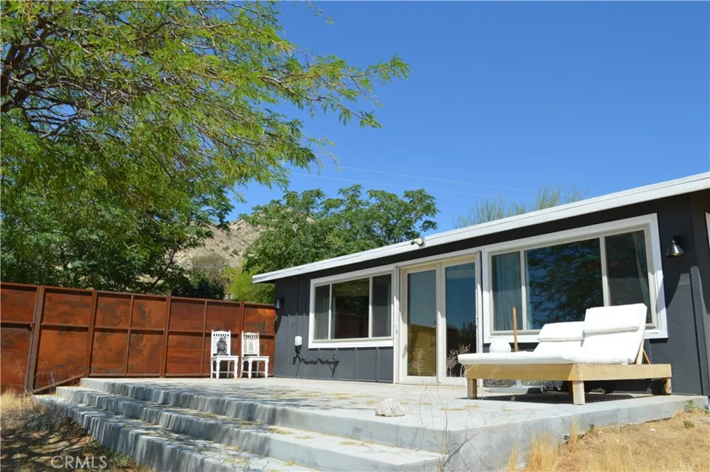 10225 Pinon Morongo Valley, CA 92256