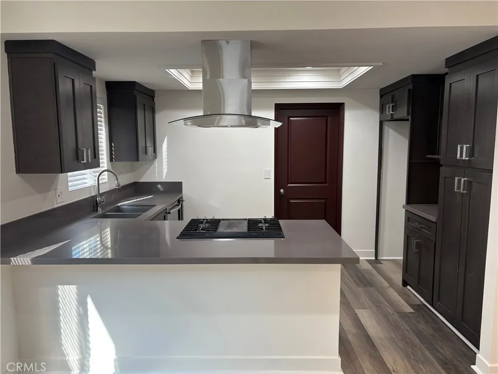 17 E Plymouth #B Long Beach, CA 90805