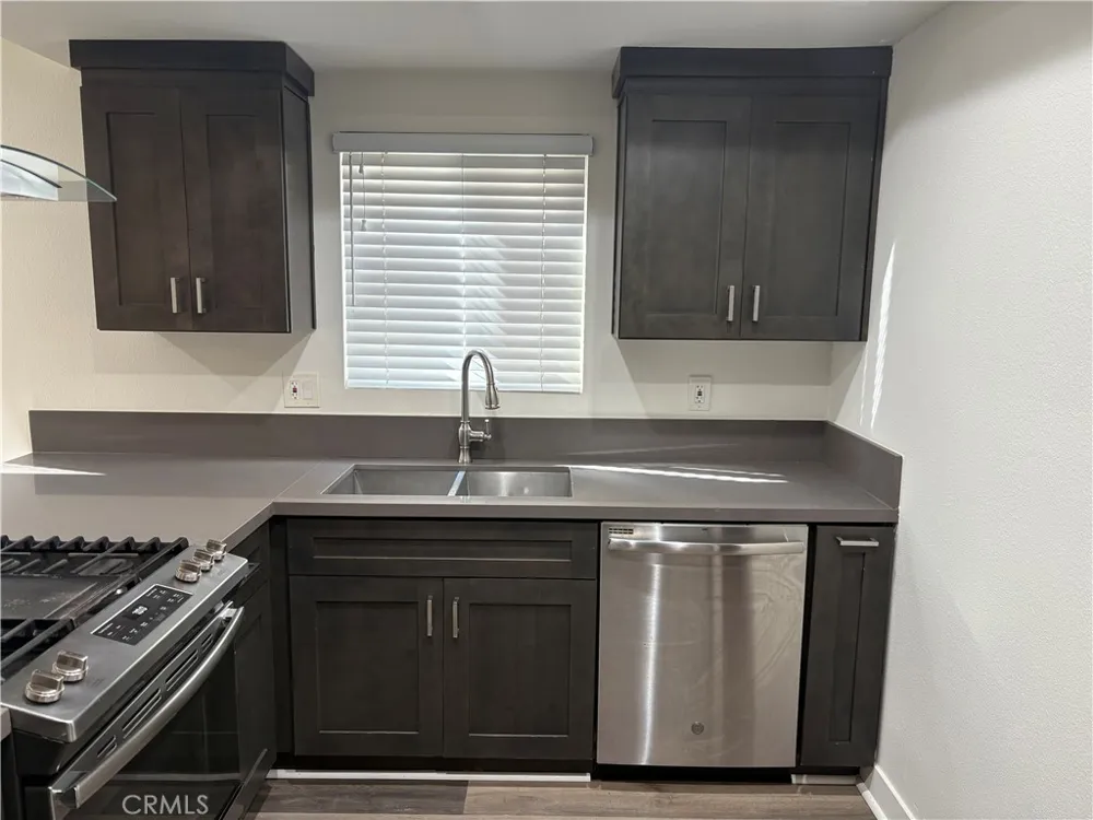 17 E Plymouth #B Long Beach, CA 90805
