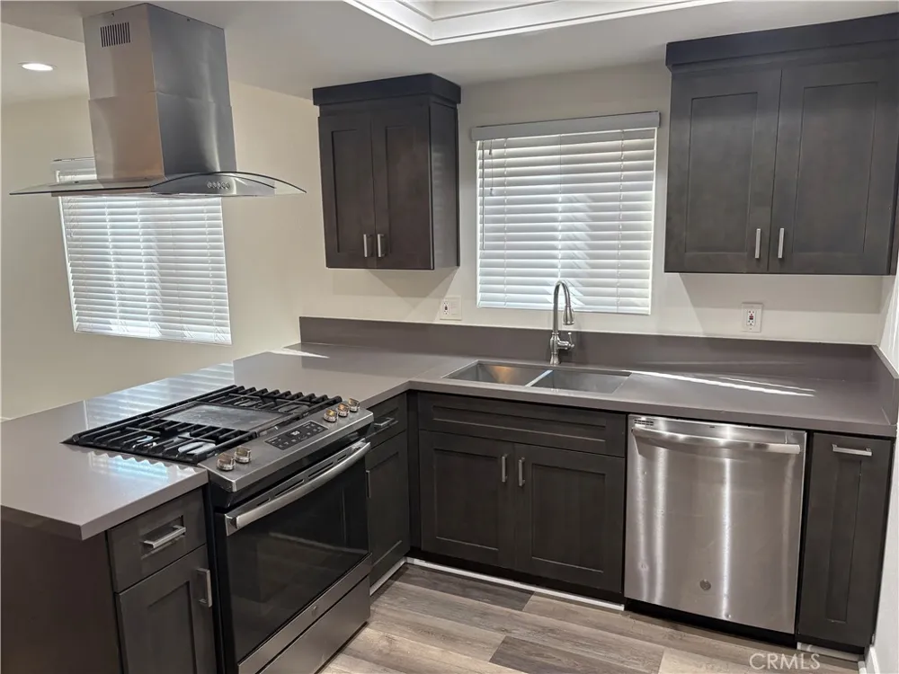 17 E Plymouth #B Long Beach, CA 90805