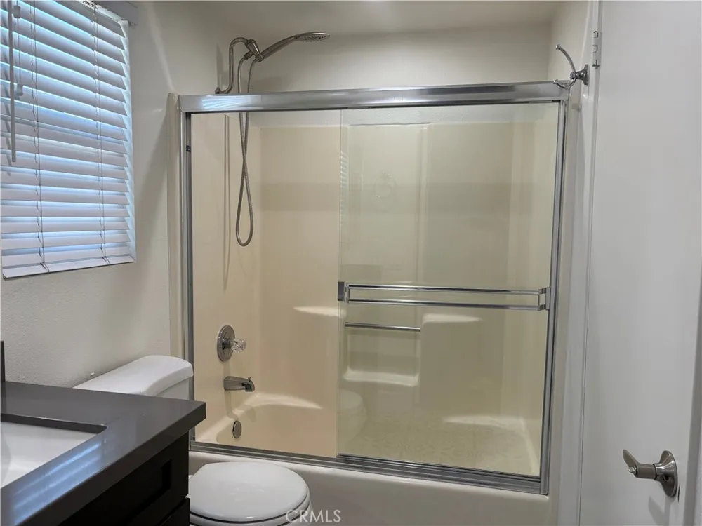17 E Plymouth #B Long Beach, CA 90805