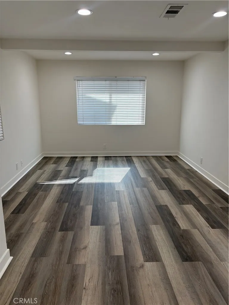 17 E Plymouth #B Long Beach, CA 90805