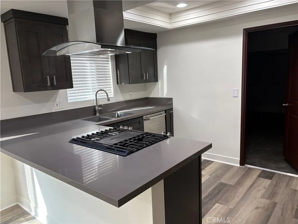 17 E Plymouth #B Long Beach, CA 90805
