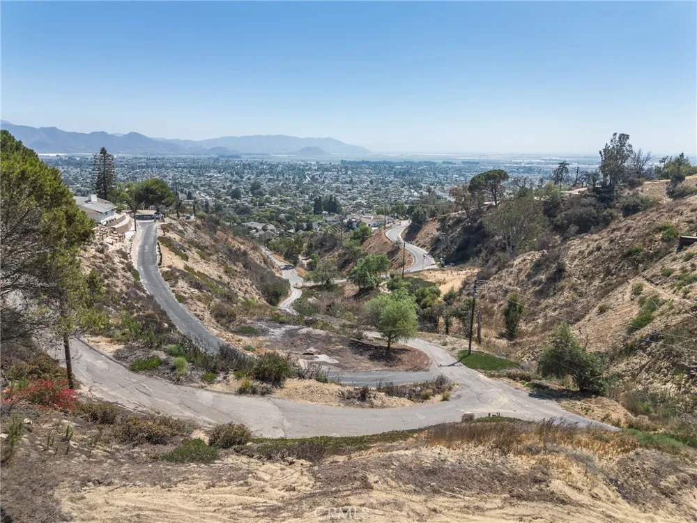 244 W Highland Drive Camarillo, CA 93010