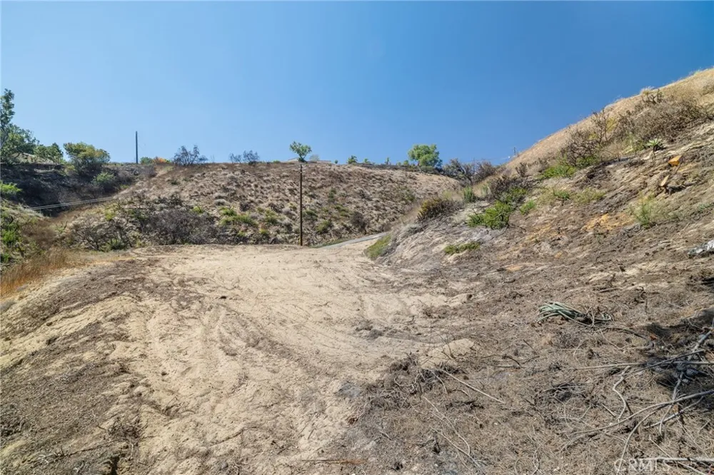 244 W Highland Drive Camarillo, CA 93010