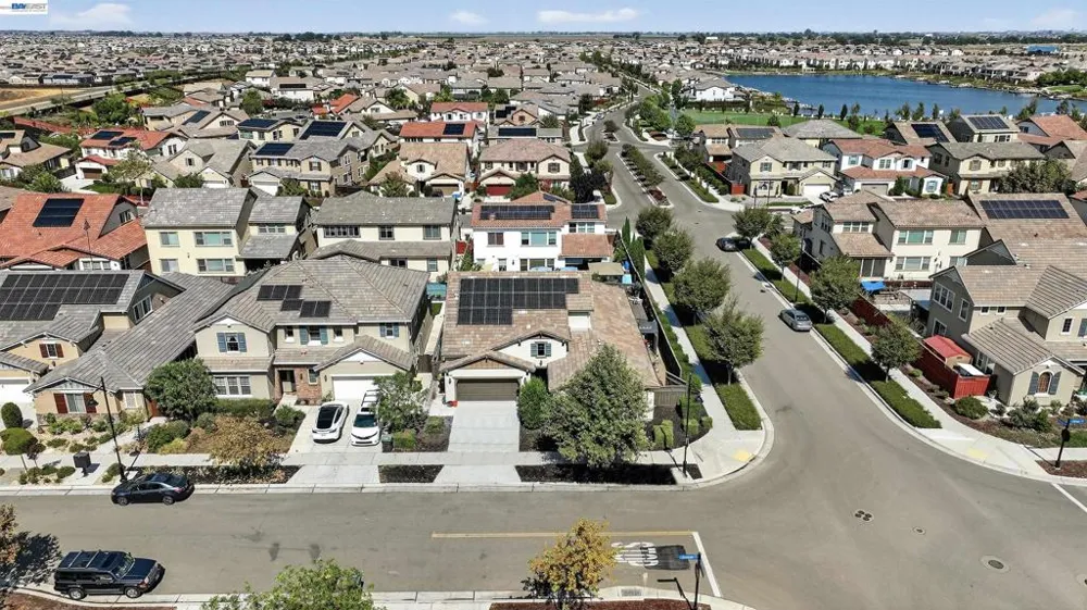 1787 Branson Court Lathrop, CA 95330