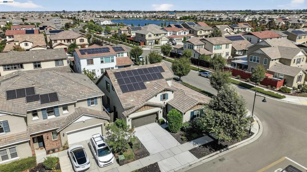 1787 Branson Court Lathrop, CA 95330