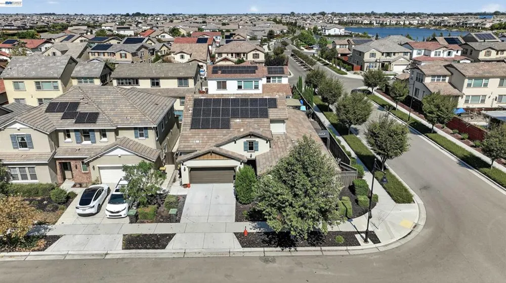 1787 Branson Court Lathrop, CA 95330