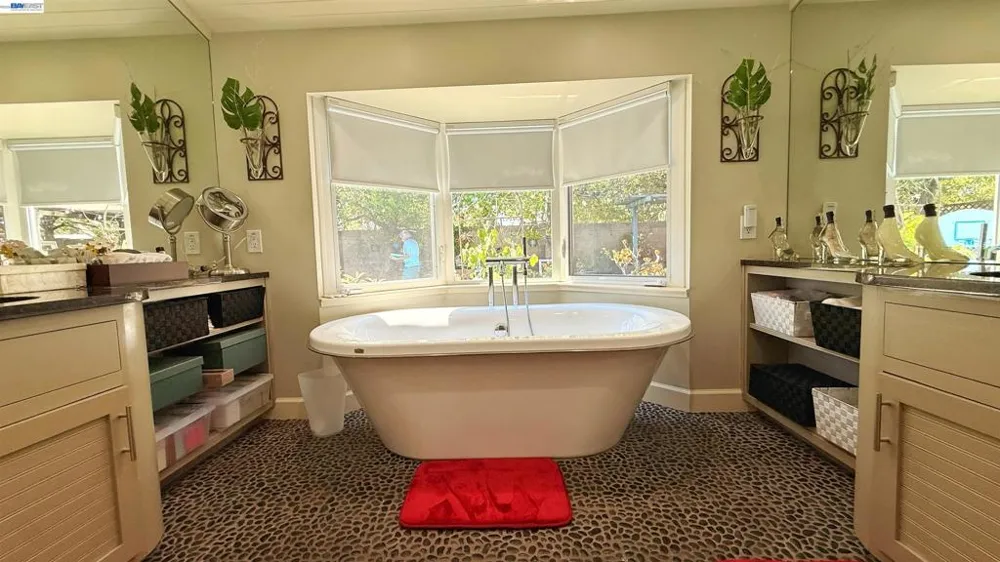 406 Stanford St Vacaville, CA 95687