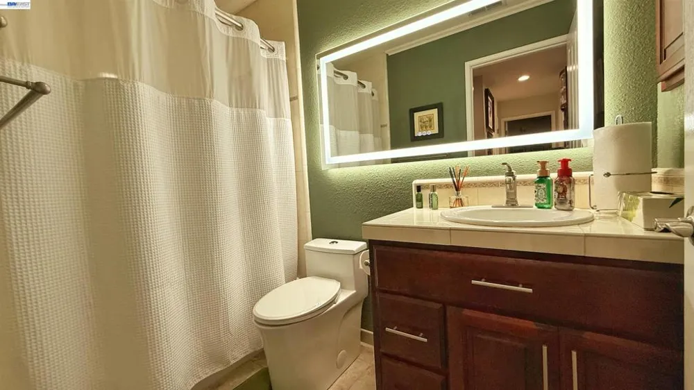 406 Stanford St Vacaville, CA 95687