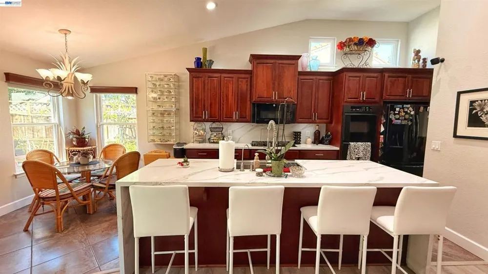 406 Stanford St Vacaville, CA 95687
