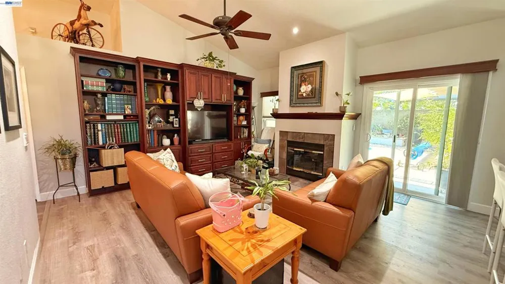 406 Stanford St Vacaville, CA 95687