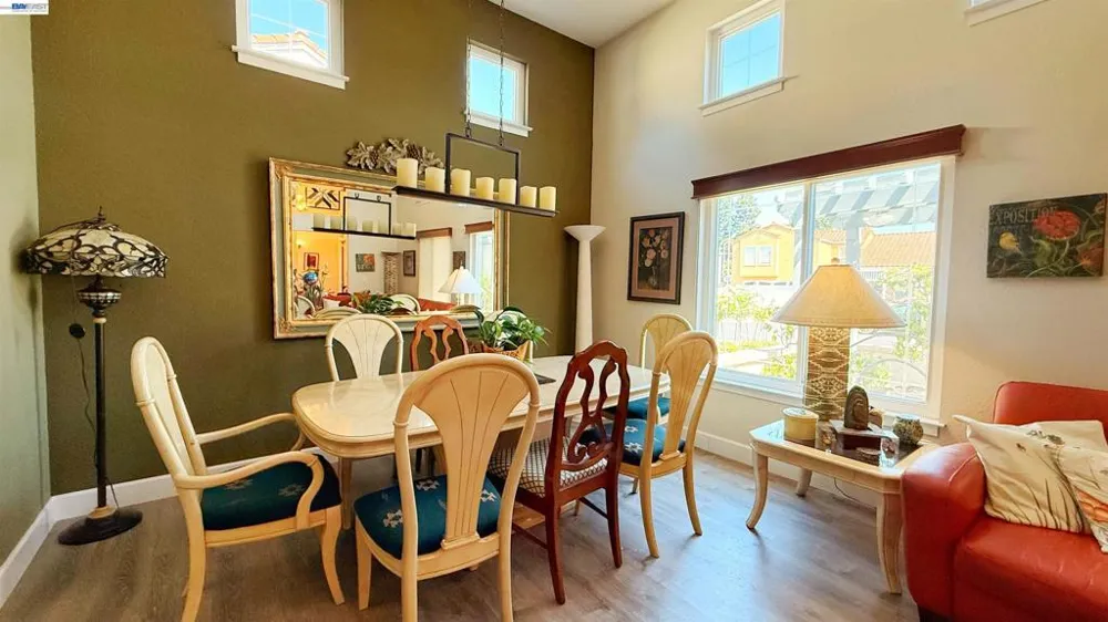 406 Stanford St Vacaville, CA 95687