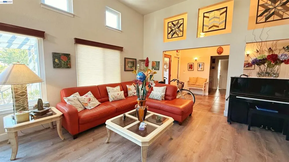 406 Stanford St Vacaville, CA 95687