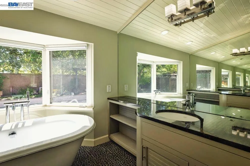 406 Stanford St Vacaville, CA 95687