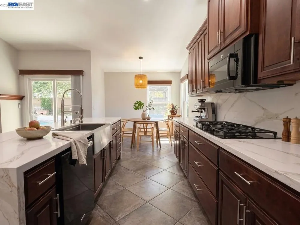 406 Stanford St Vacaville, CA 95687