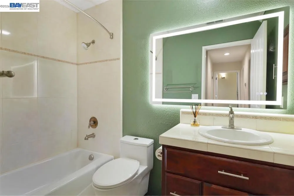 406 Stanford St Vacaville, CA 95687