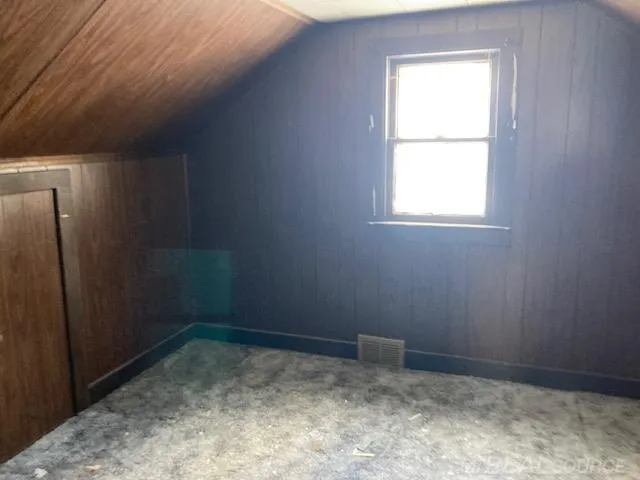 8442 Central Street Center Line City, MI 48015