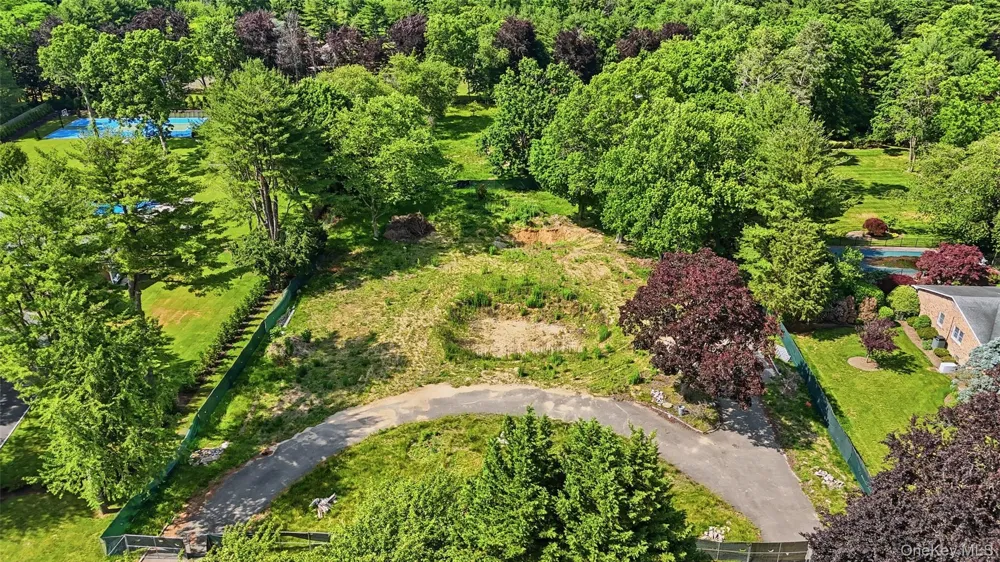 9 Terrace Court Old Westbury, NY 11568