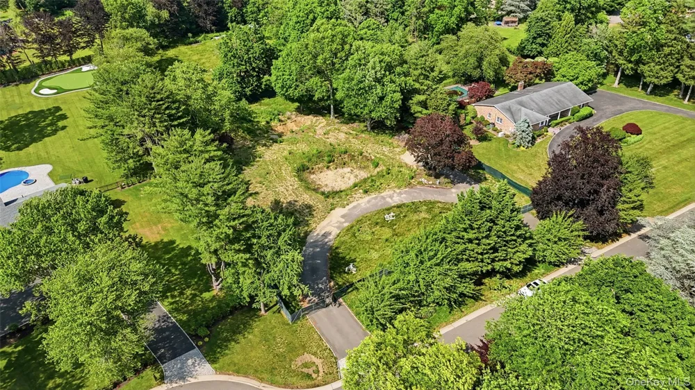 9 Terrace Court Old Westbury, NY 11568