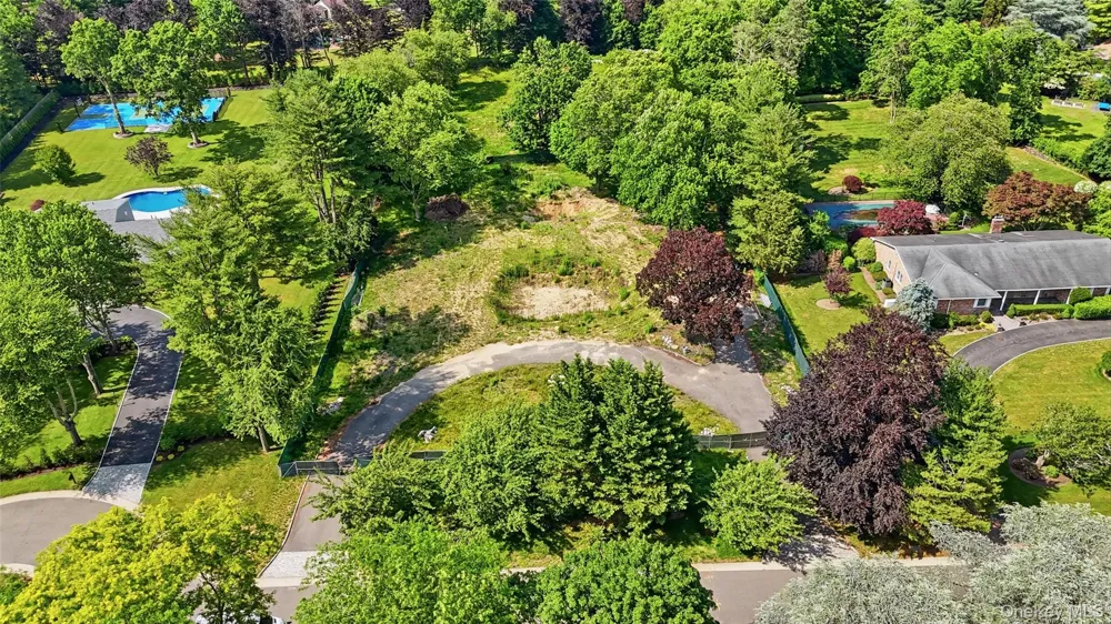 9 Terrace Court Old Westbury, NY 11568