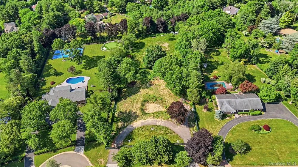 9 Terrace Court Old Westbury, NY 11568