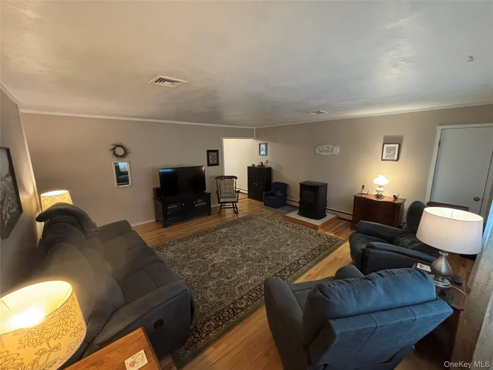 72 Fanning Boulevard Riverhead, NY 11901