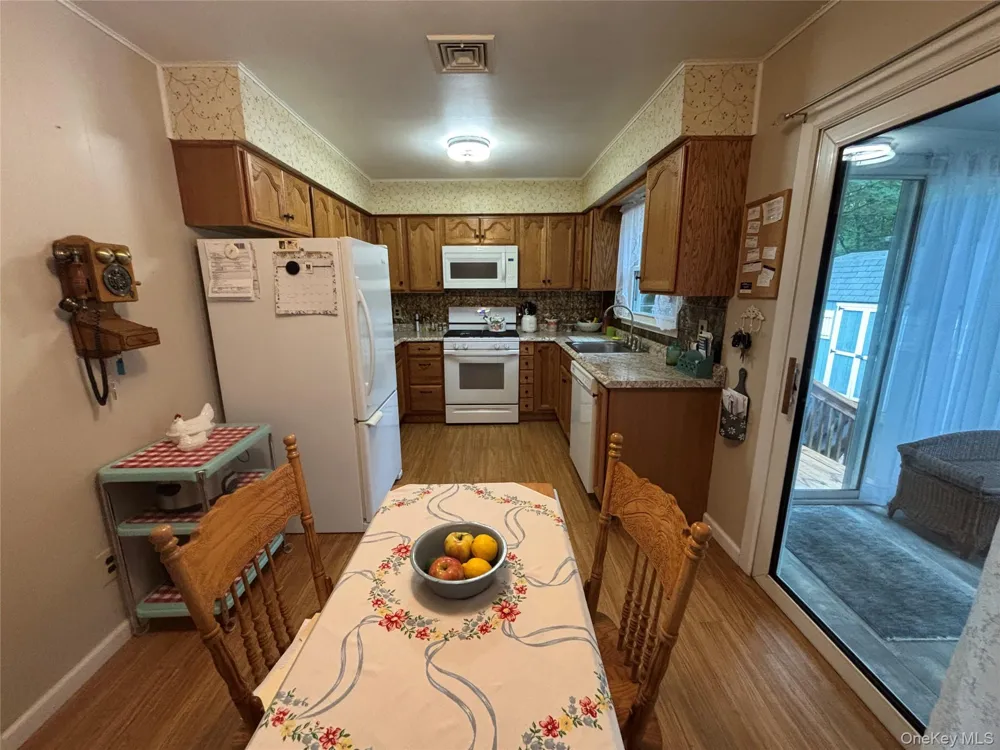72 Fanning Boulevard Riverhead, NY 11901
